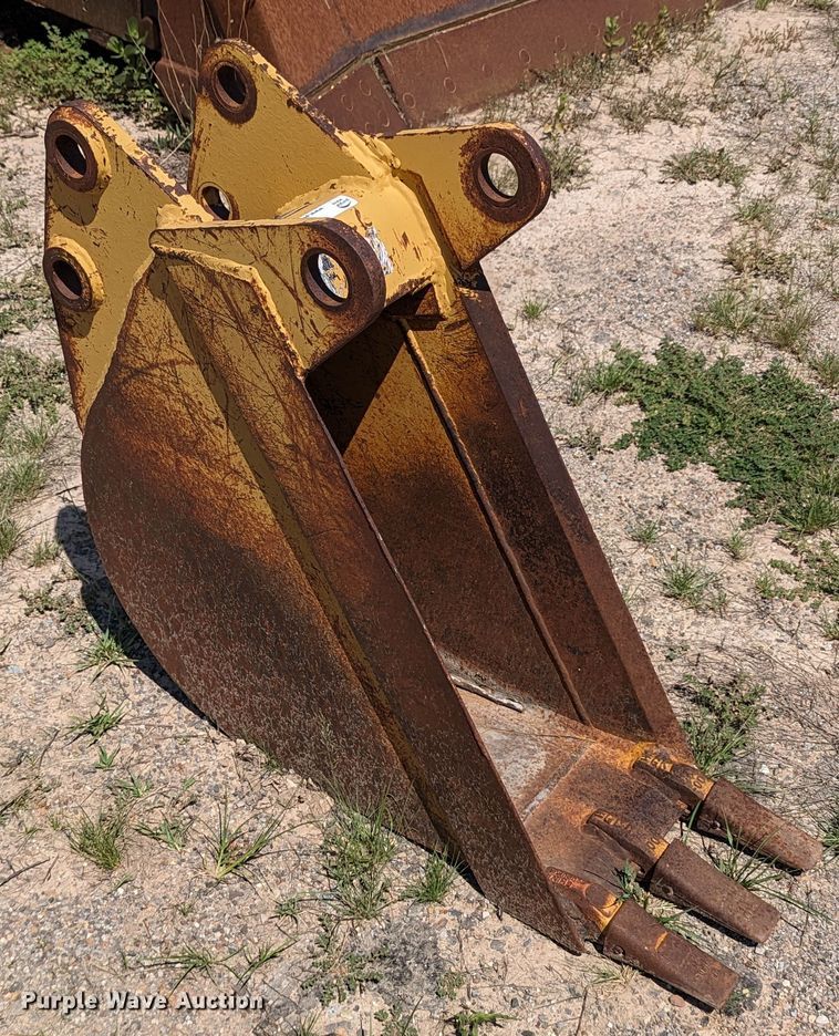 image for item LM9967 Cannon  12"W backhoe bucket