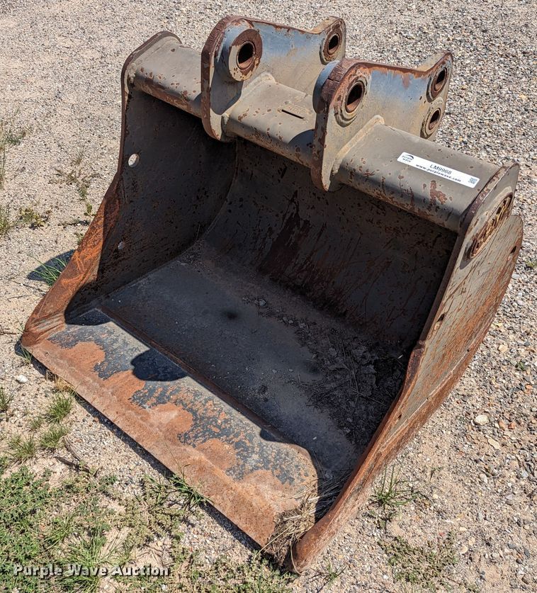 image for item LM9968 2006 Geith HD30  36"W excavator bucket