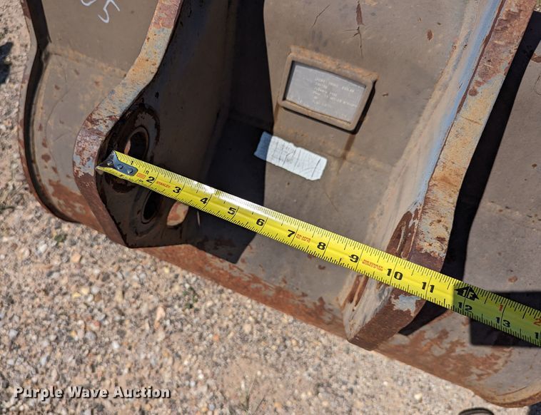 image for item LM9968 2006 Geith HD30  36"W excavator bucket