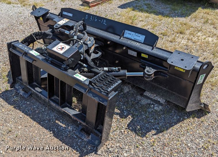 image for item LM9977 Caterpillar  92"W skid steer dozer blade