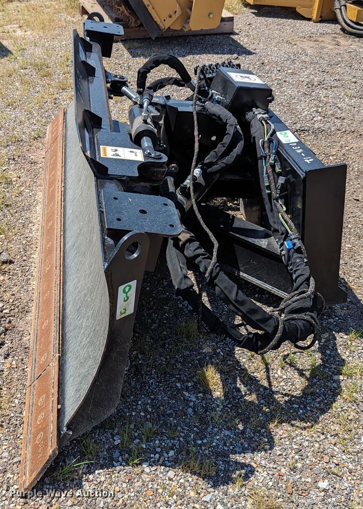 image for item LM9977 Caterpillar  92"W skid steer dozer blade