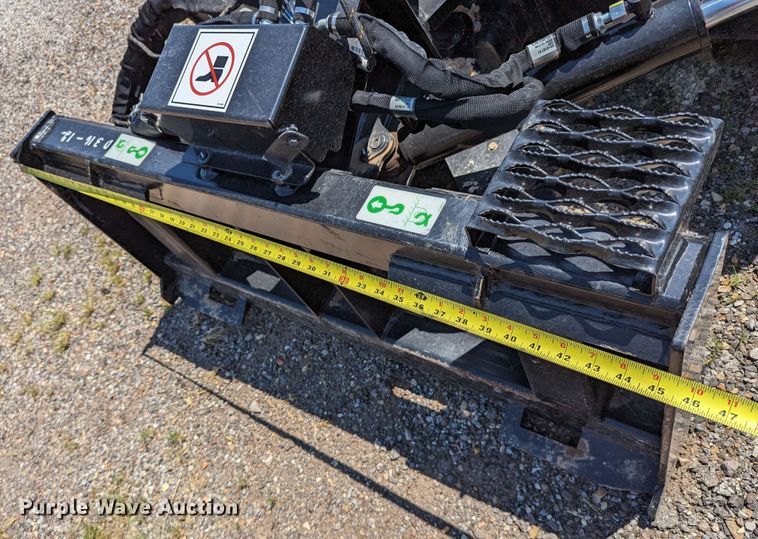 image for item LM9977 Caterpillar  92"W skid steer dozer blade