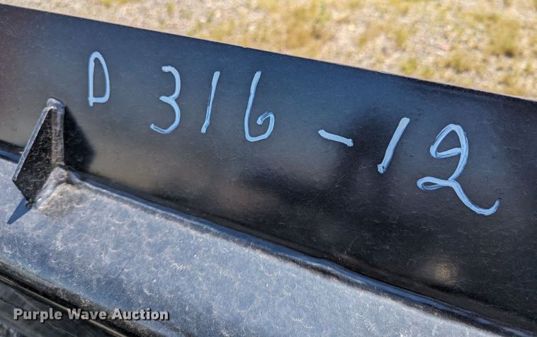 image for item LM9977 Caterpillar  92"W skid steer dozer blade