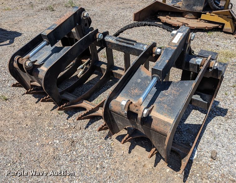 image for item LM9978 72"W skid steer grapple bucket