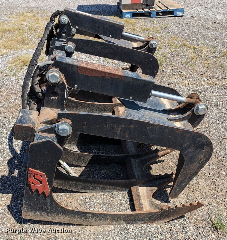 image for item LM9978 72"W skid steer grapple bucket