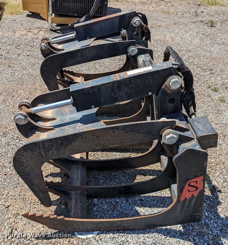 image for item LM9978 72"W skid steer grapple bucket