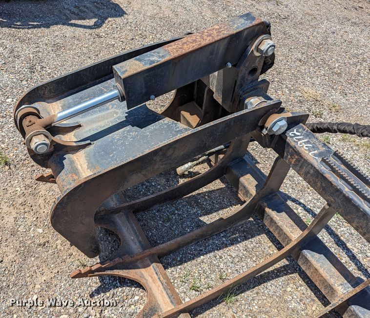 image for item LM9978 72"W skid steer grapple bucket