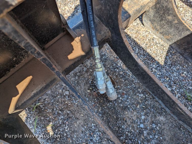 image for item LM9978 72"W skid steer grapple bucket