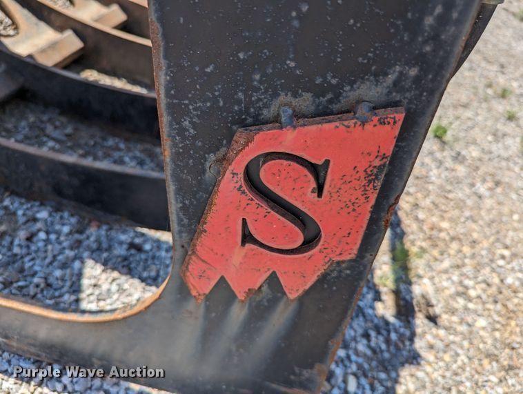 image for item LM9978 72"W skid steer grapple bucket