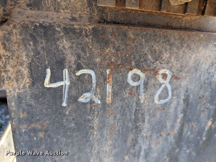 image for item LM9978 72"W skid steer grapple bucket