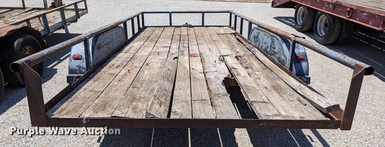 image for item LM9986 1999 Diamond C  Utility trailer