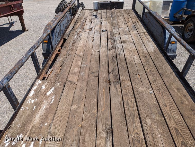 image for item LM9986 1999 Diamond C  Utility trailer