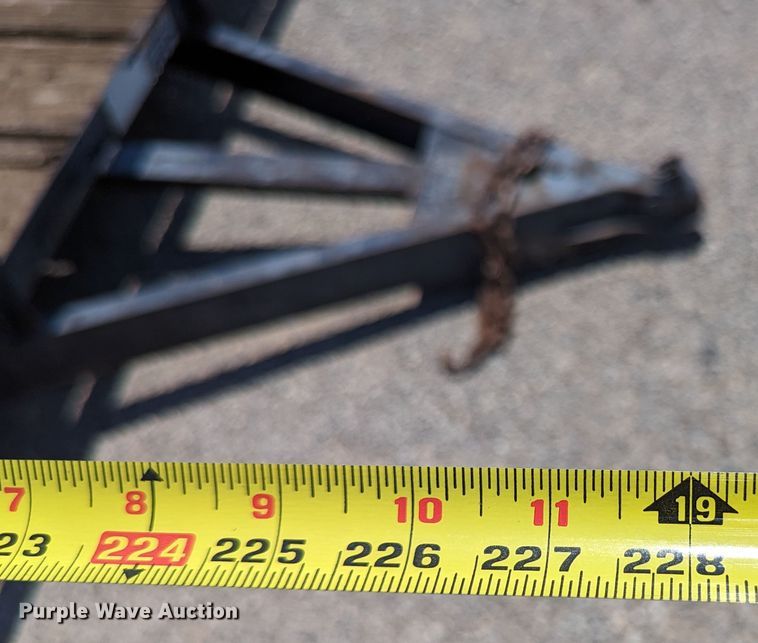 image for item LM9986 1999 Diamond C  Utility trailer