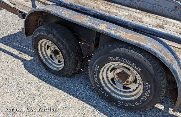 image for item LM9986 1999 Diamond C  Utility trailer