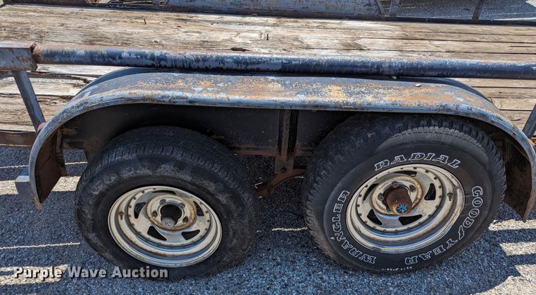 image for item LM9986 1999 Diamond C  Utility trailer