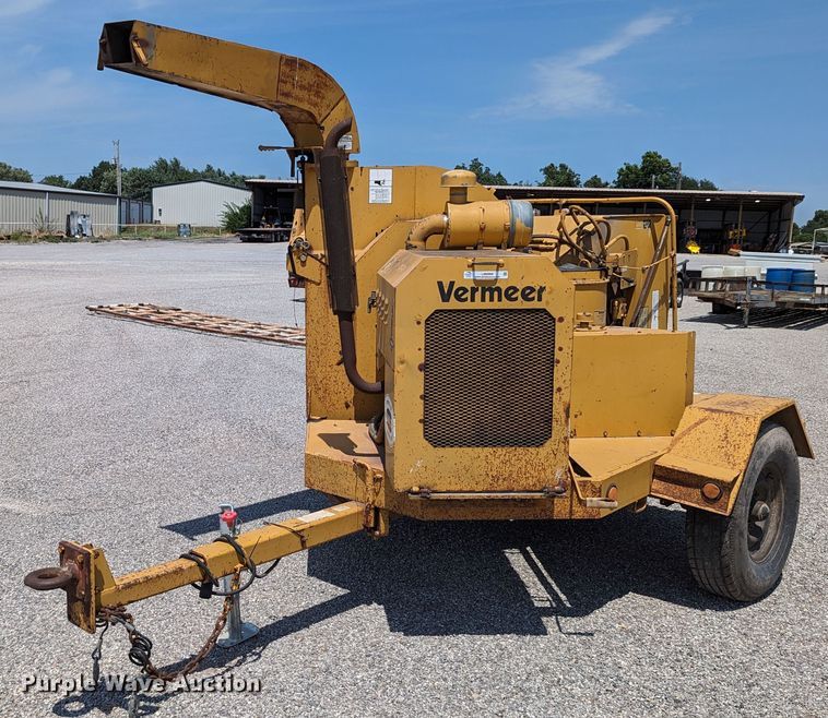 image for item LM9988 1992 Vermeer 1250BC  wood chipper