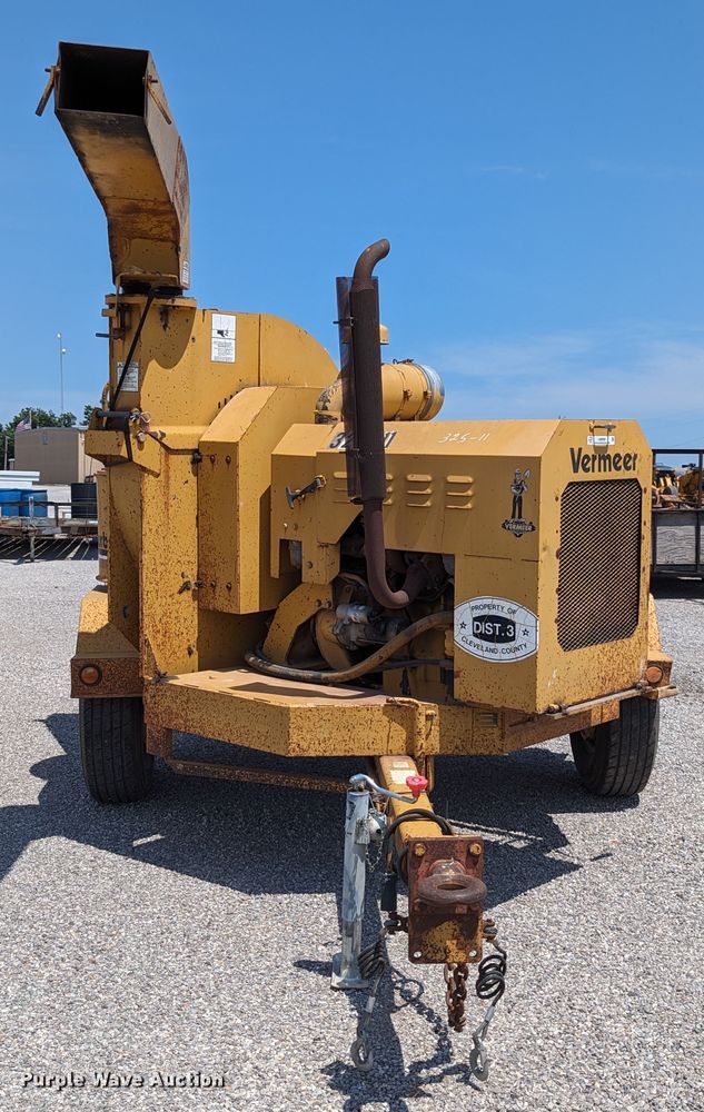 image for item LM9988 1992 Vermeer 1250BC  wood chipper