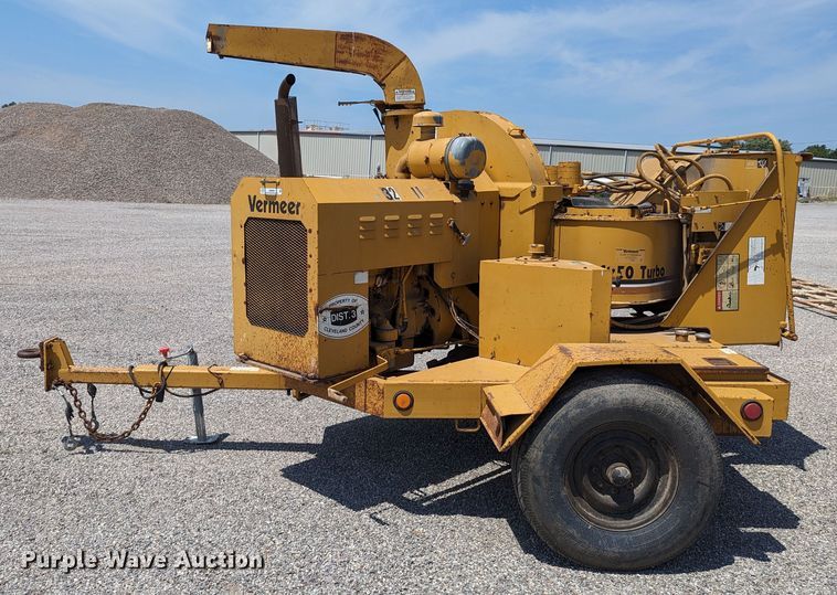 image for item LM9988 1992 Vermeer 1250BC  wood chipper