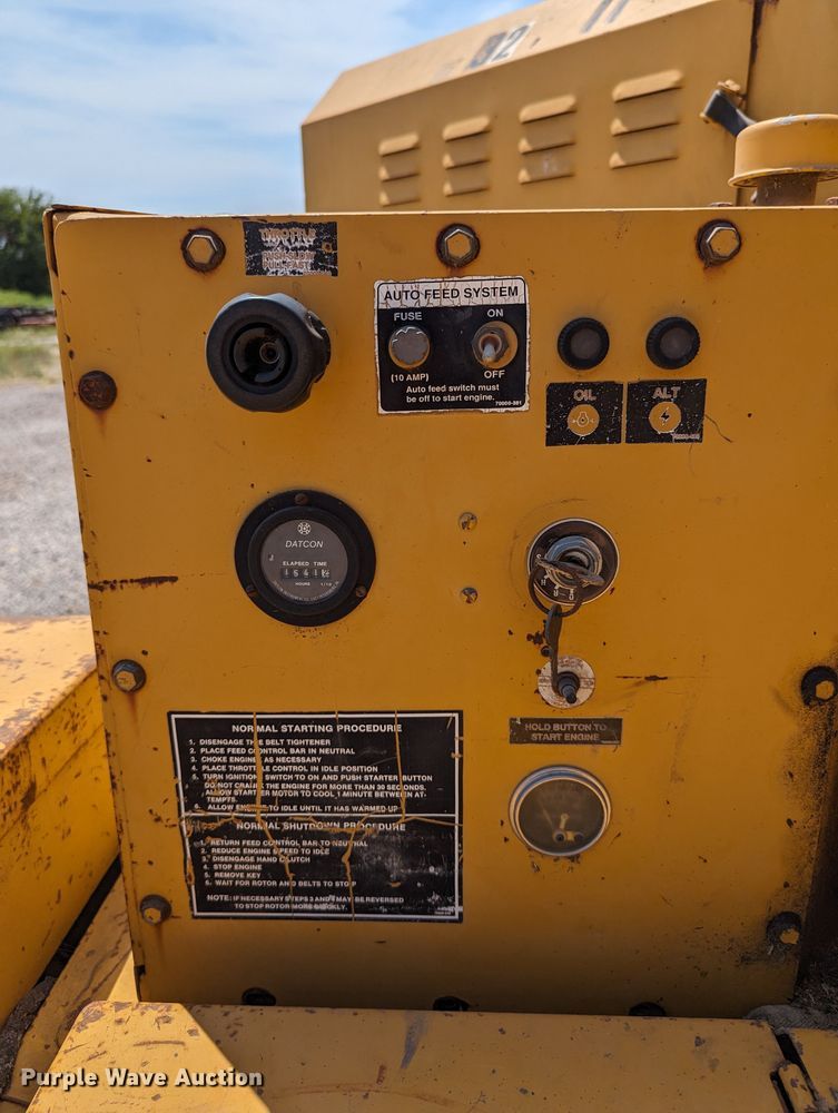 image for item LM9988 1992 Vermeer 1250BC  wood chipper