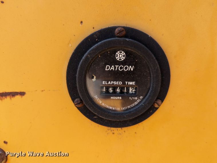 image for item LM9988 1992 Vermeer 1250BC  wood chipper