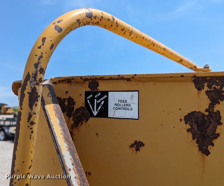 image for item LM9988 1992 Vermeer 1250BC  wood chipper