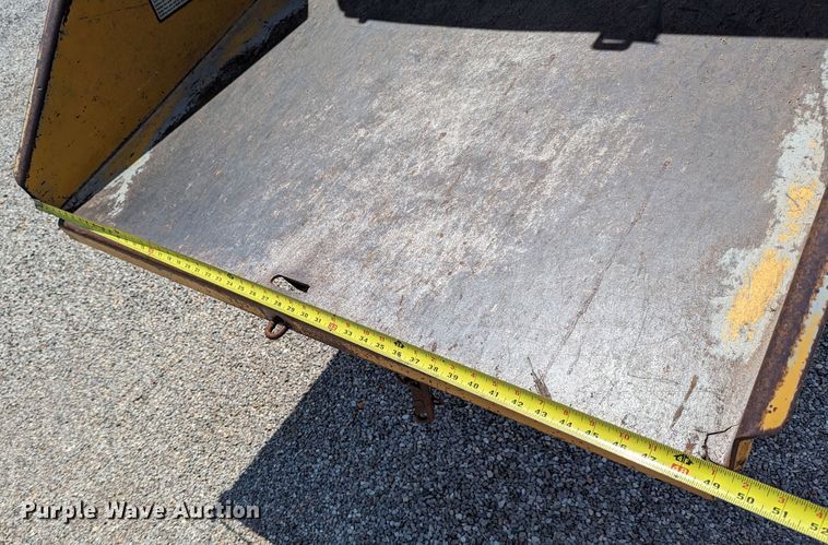 image for item LM9988 1992 Vermeer 1250BC  wood chipper