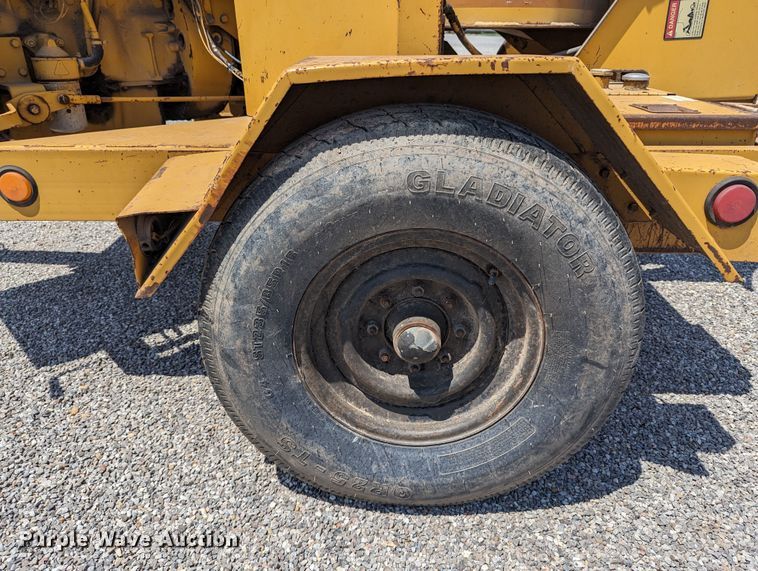 image for item LM9988 1992 Vermeer 1250BC  wood chipper