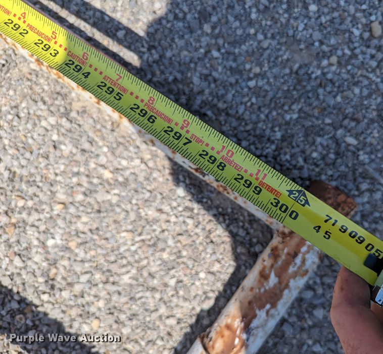 image for item LM9989 (2) gates