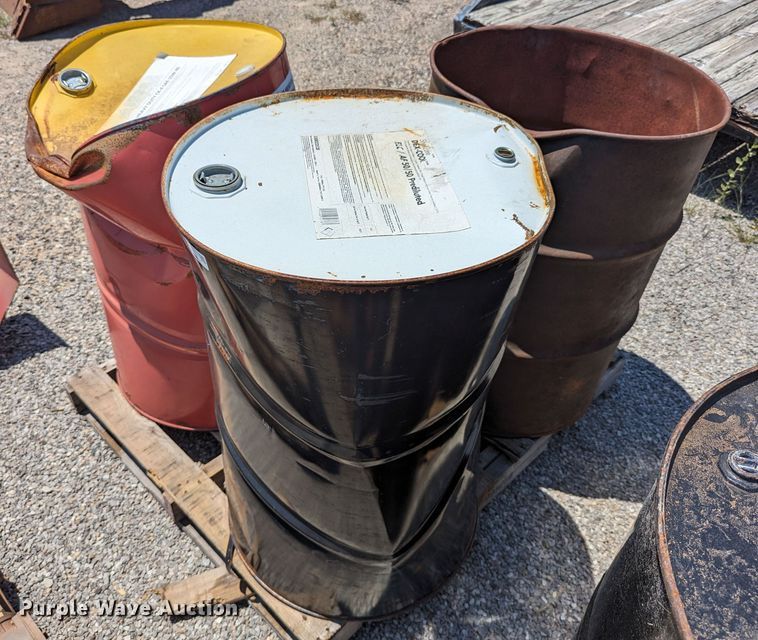 image for item LM9990 (31) barrels