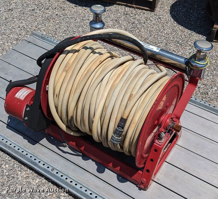 image for item LM9999 Hannay E1526-17-18RT  hose reel