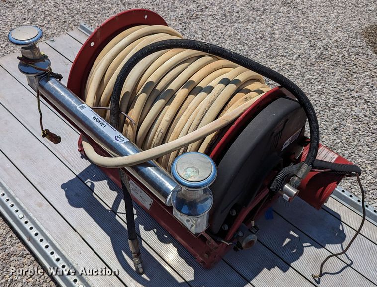 image for item LM9999 Hannay E1526-17-18RT  hose reel