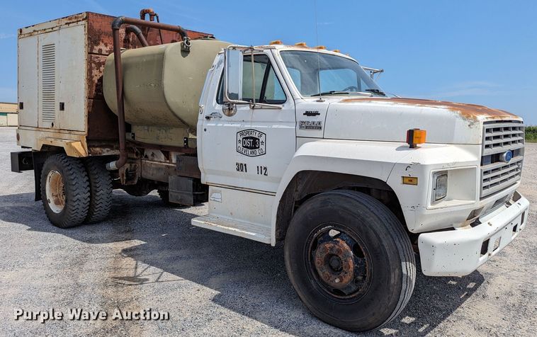 image for item LN9000 1993 Ford F600  sewer jetter truck