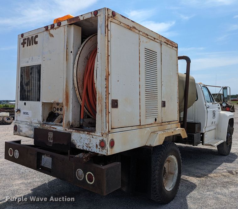 image for item LN9000 1993 Ford F600  sewer jetter truck