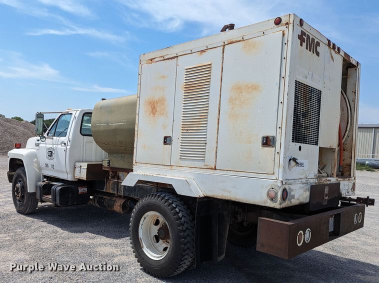 image for item LN9000 1993 Ford F600  sewer jetter truck