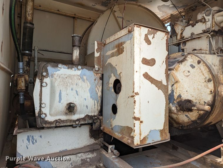 image for item LN9000 1993 Ford F600  sewer jetter truck