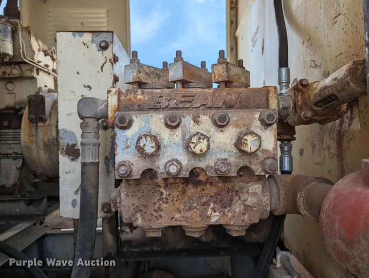 image for item LN9000 1993 Ford F600  sewer jetter truck