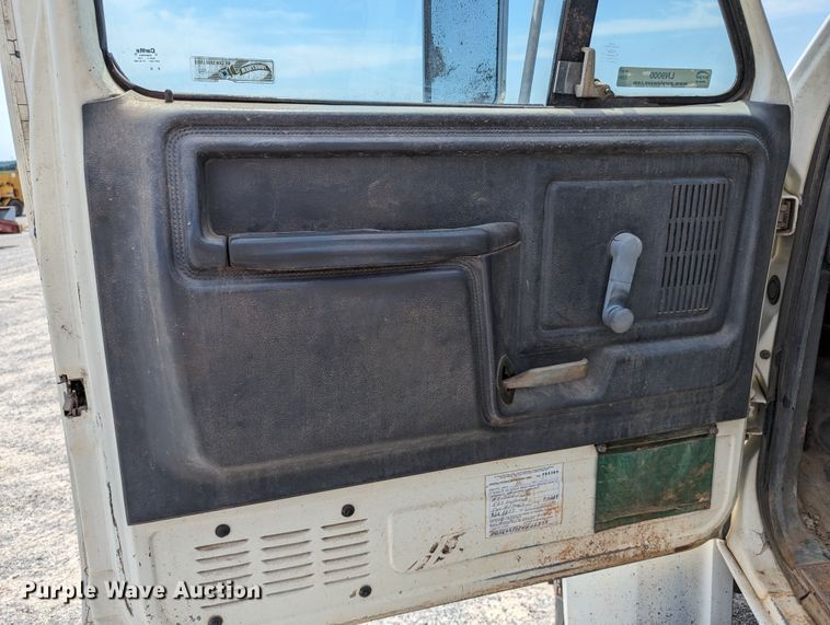 image for item LN9000 1993 Ford F600  sewer jetter truck