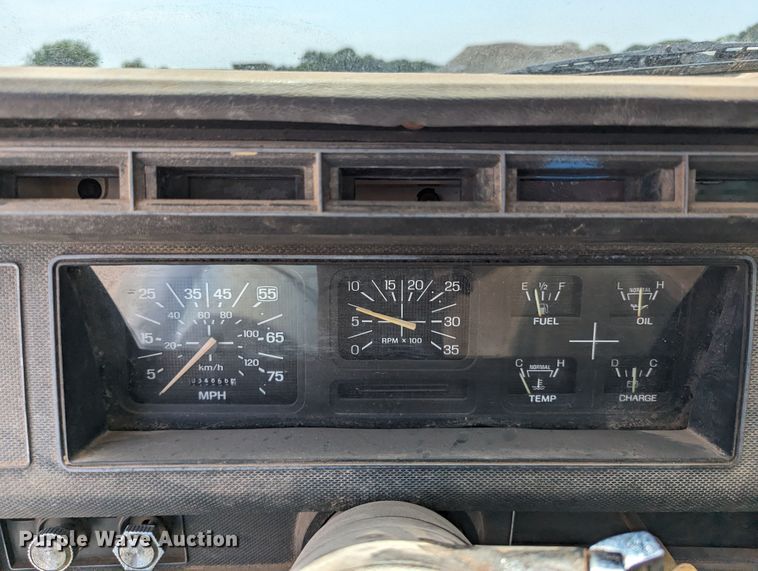 image for item LN9000 1993 Ford F600  sewer jetter truck