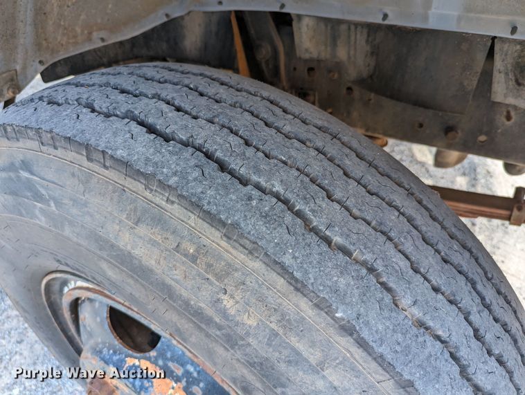 image for item LN9000 1993 Ford F600  sewer jetter truck