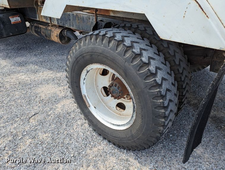 image for item LN9000 1993 Ford F600  sewer jetter truck