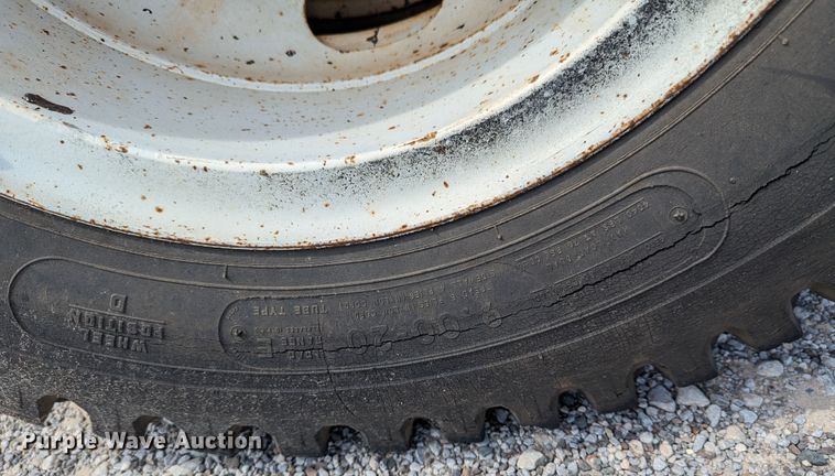 image for item LN9000 1993 Ford F600  sewer jetter truck