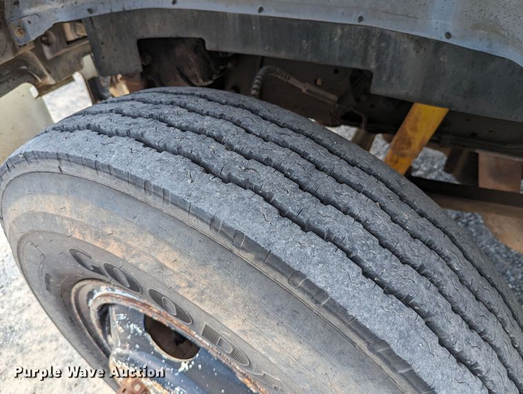 image for item LN9000 1993 Ford F600  sewer jetter truck