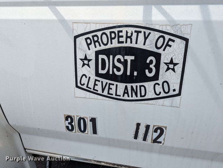 image for item LN9000 1993 Ford F600  sewer jetter truck