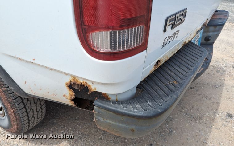 image for item LN9001 2003 Ford F150  pickup truck