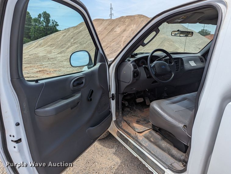 image for item LN9001 2003 Ford F150  pickup truck