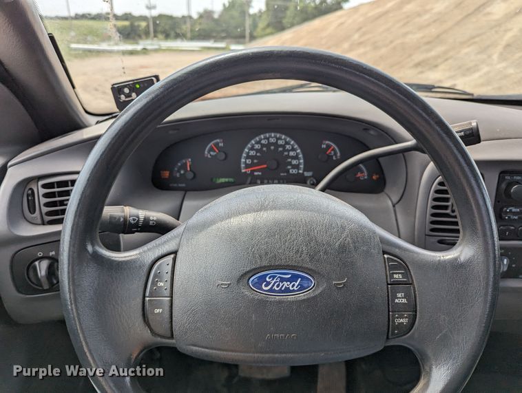 image for item LN9001 2003 Ford F150  pickup truck