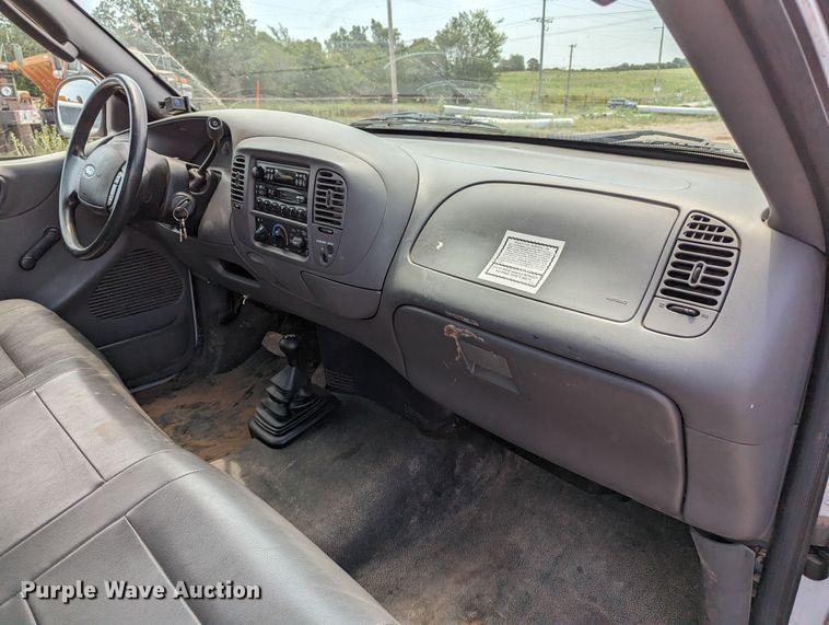 image for item LN9001 2003 Ford F150  pickup truck