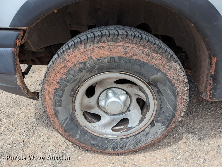 image for item LN9001 2003 Ford F150  pickup truck