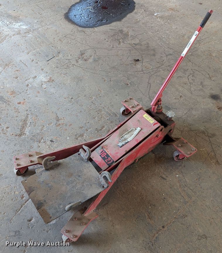 image for item LN9003 Norco 72030A  floor jack
