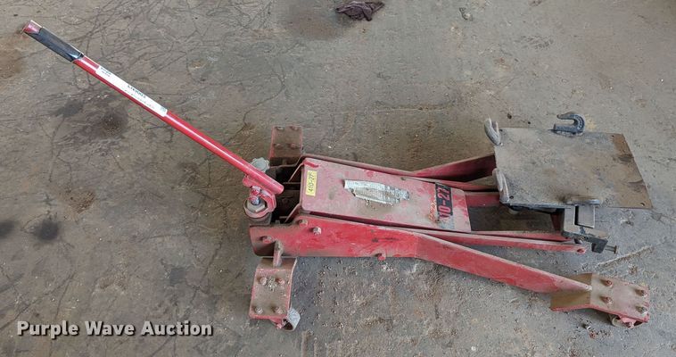 image for item LN9003 Norco 72030A  floor jack